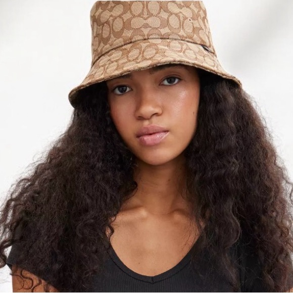 COACH Signature Jacquard Bucket Hat
Comparable Value
$128 - Picture 3 of 8